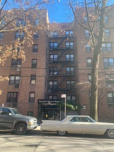 665 Thwaites Place - Photo 1