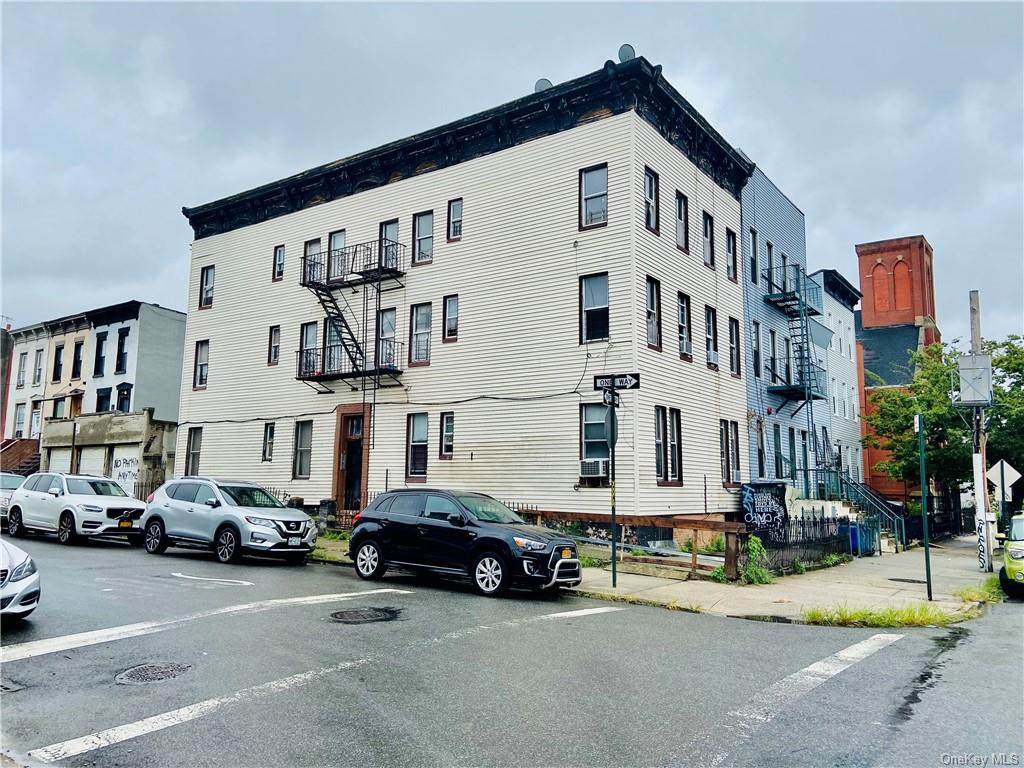 1088 Herkimer Street - Photo 1