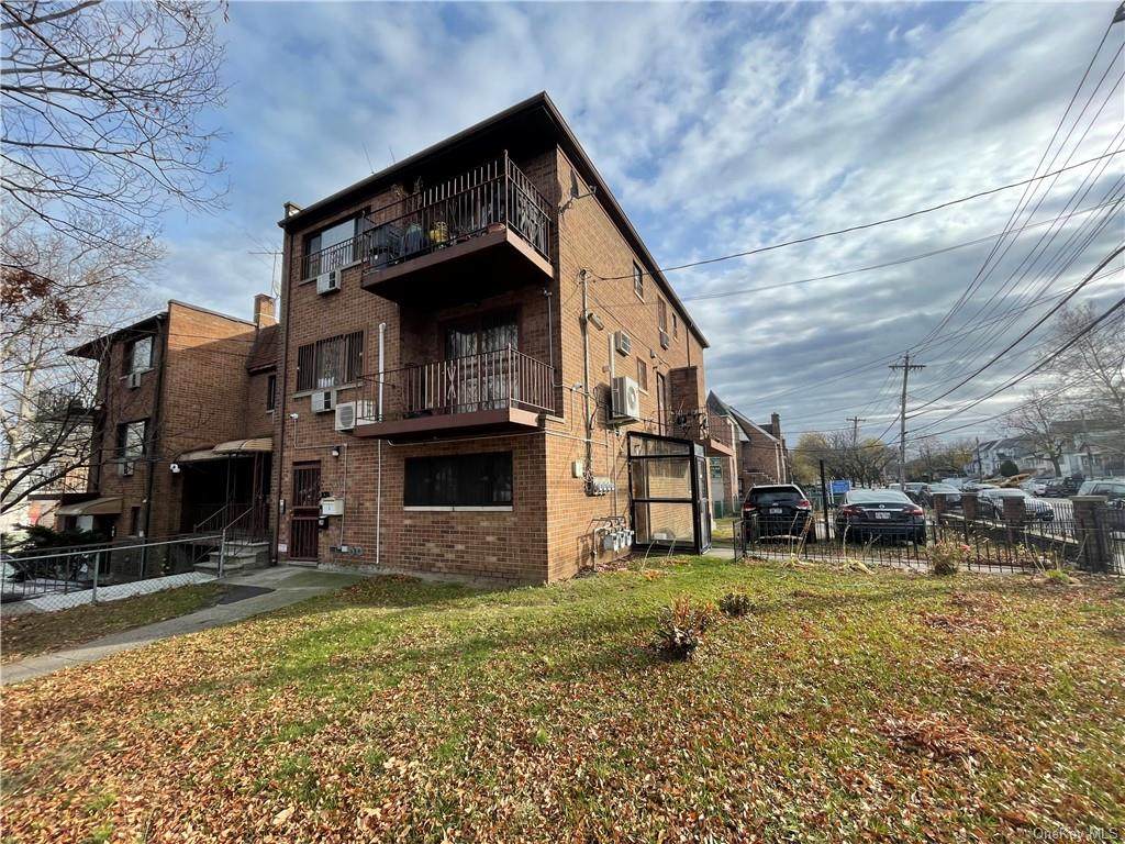 2000 Tillotson Avenue - Photo 1