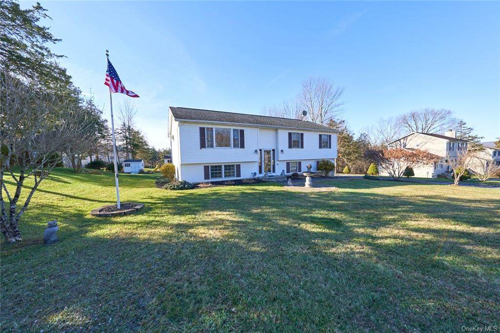 19 White Oak Circle - Photo 1