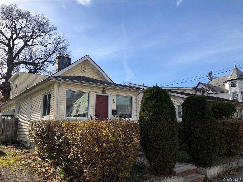 102 Beekman Avenue - Photo 1