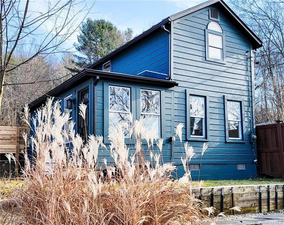 445 Lakeview Road - Photo 1