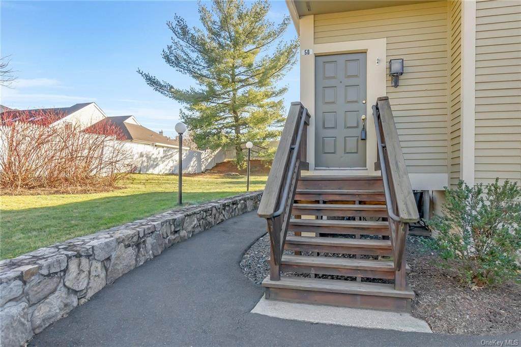 58 Fox Run - Photo 1