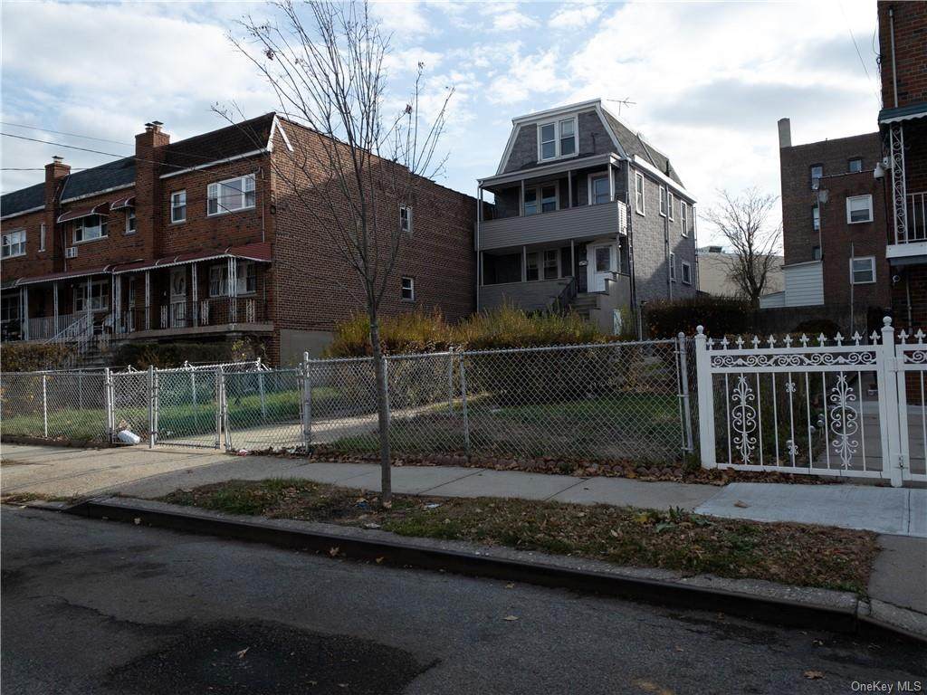 1058 Burke Avenue - Photo 1