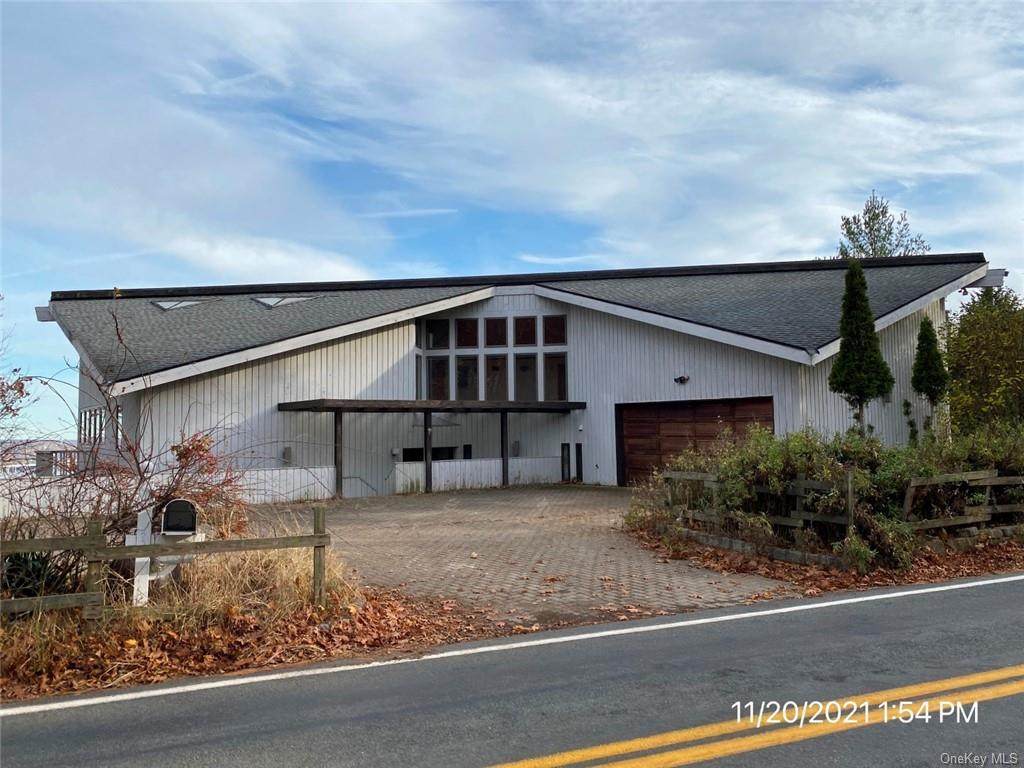 25 Tweed Boulevard - Photo 1