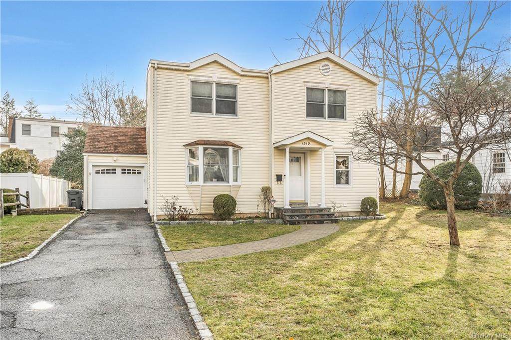 1519 Pine Knoll Lane - Photo 1