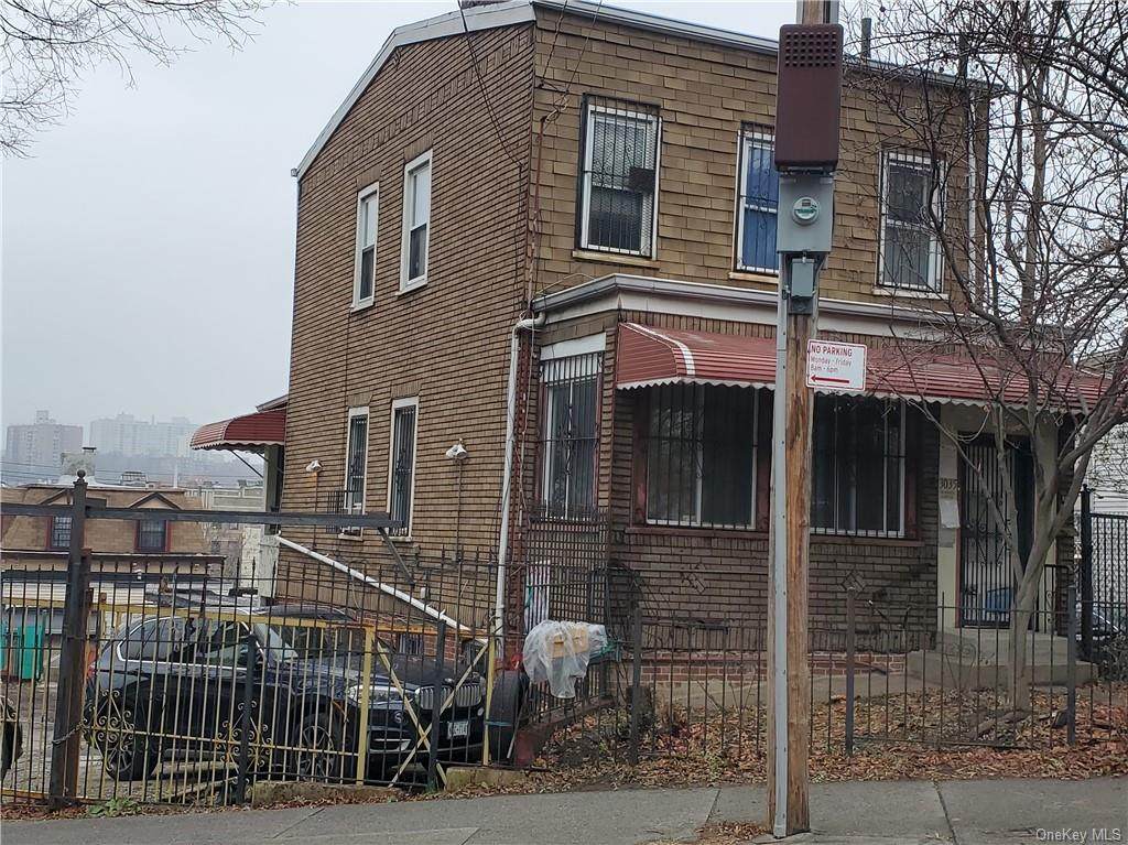 3035 Albany Crescent - Photo 1