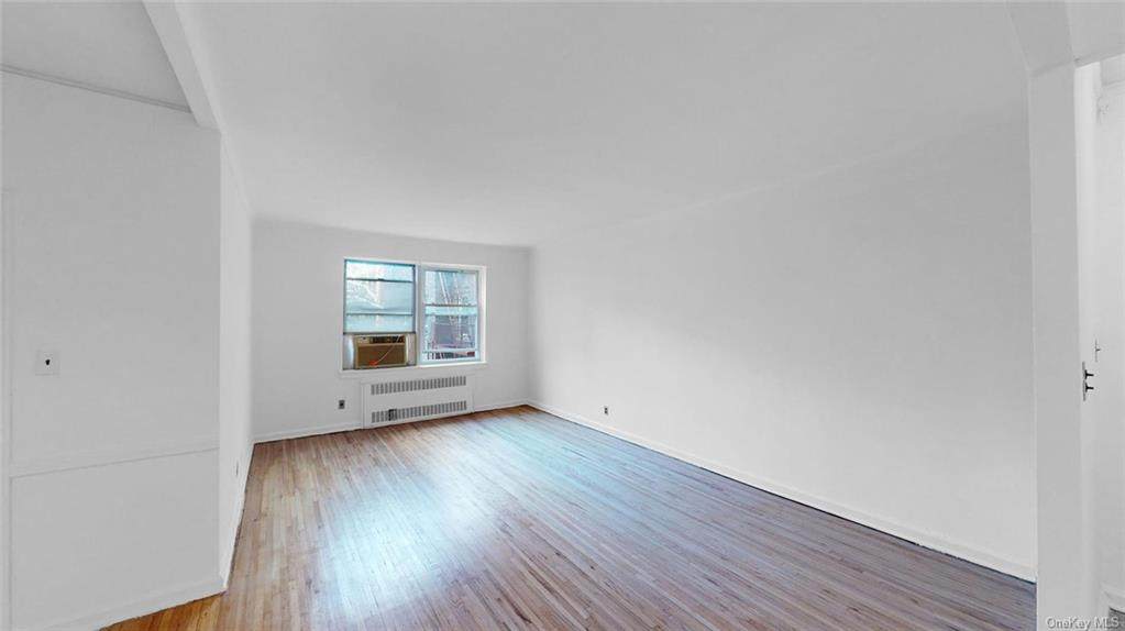 915 E 17th Street - Photo 1