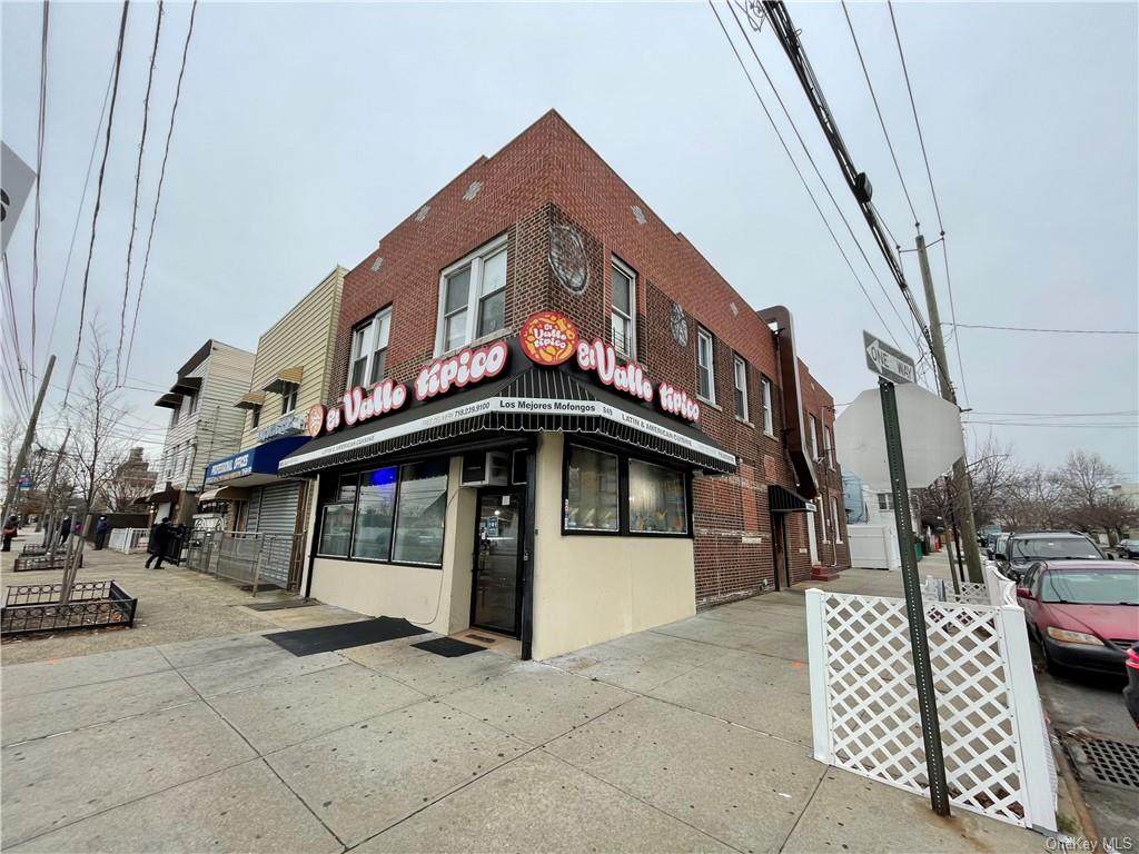 849 Castle Hill Avenue - Photo 1