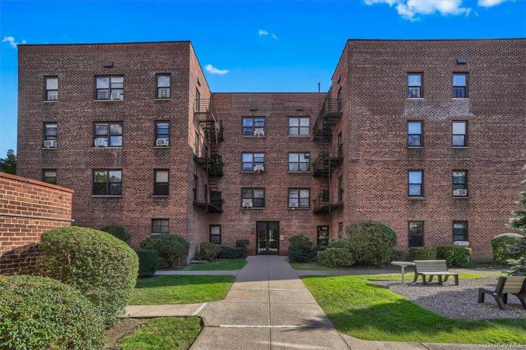 470 Broadway - Photo 1