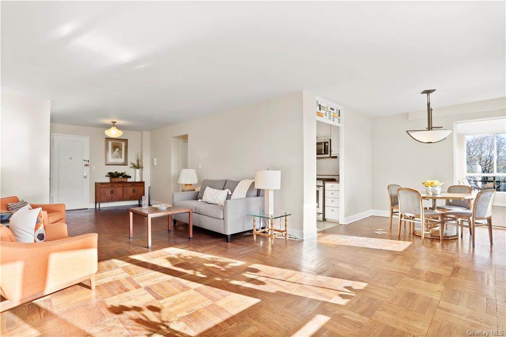 3 Washington Square - Photo 1