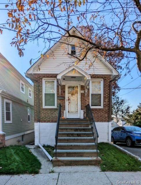 117-19 Hillview Avenue - Photo 1