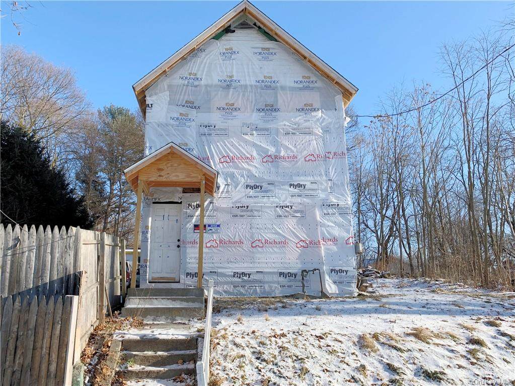 96 Hudson Avenue - Photo 1