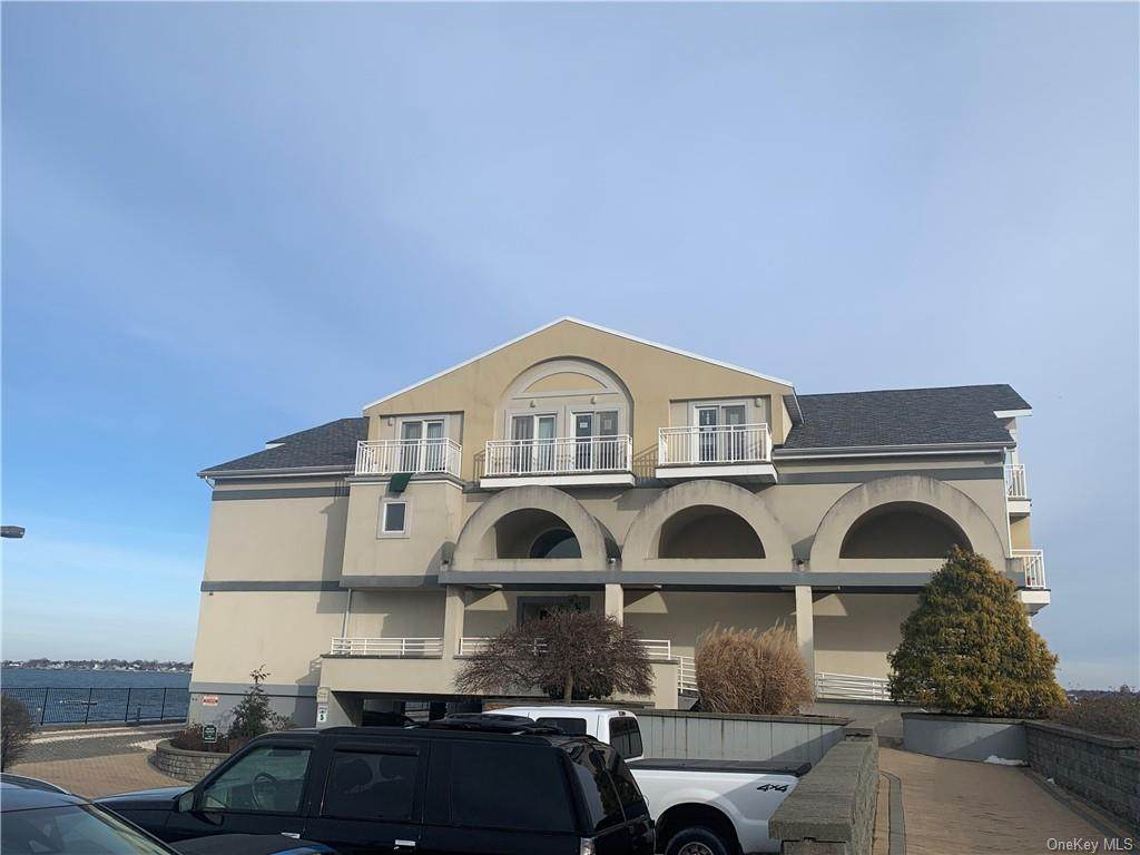 600 Clarence Avenue - Photo 1