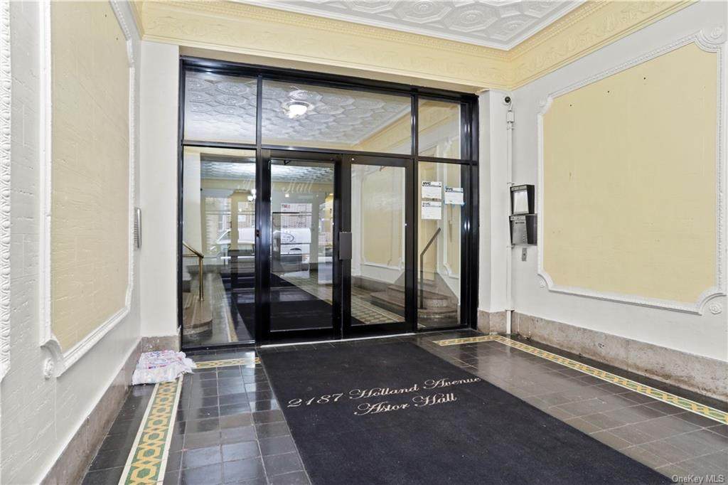 2187 Holland Avenue - Photo 1