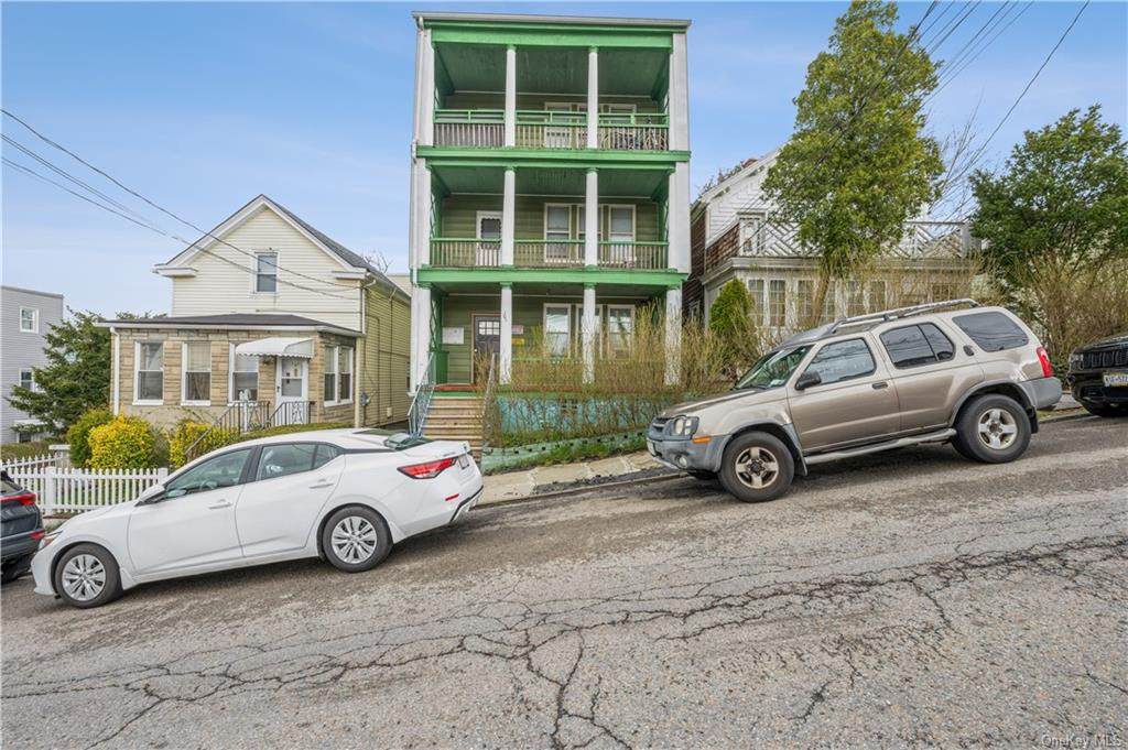 163 Webster Avenue - Photo 1