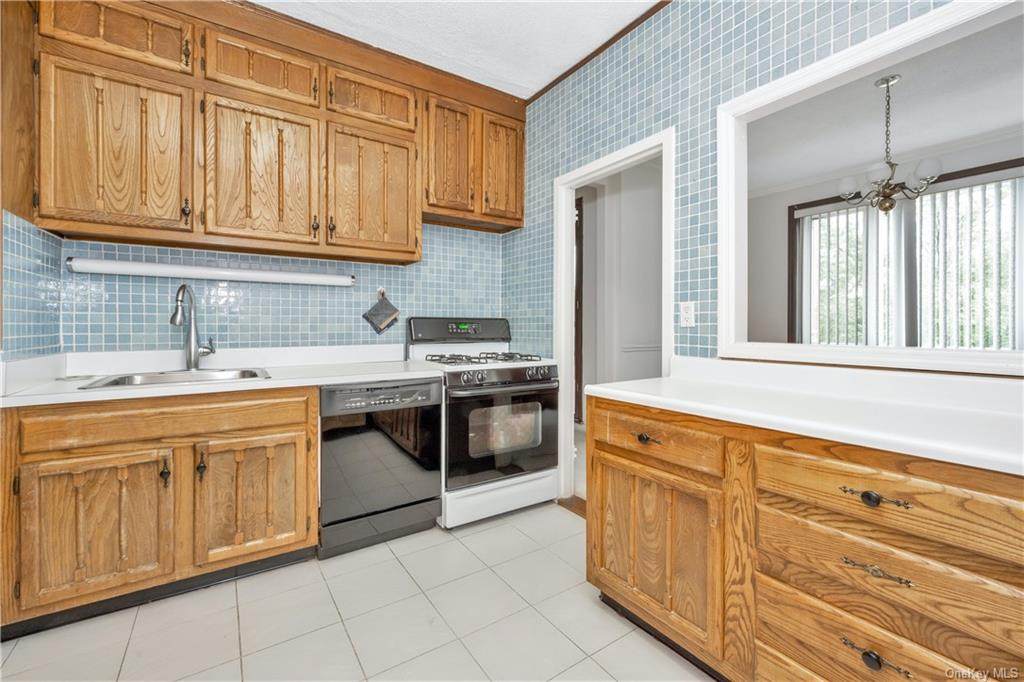 16 Rockledge Avenue - Photo 1