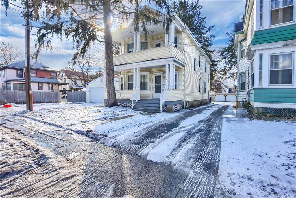 424 Baker Street - Photo 1