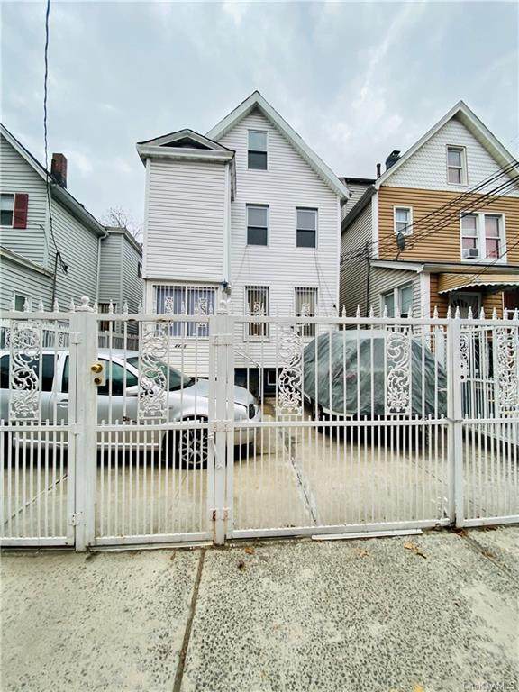 4438 Carpenter Avenue - Photo 1