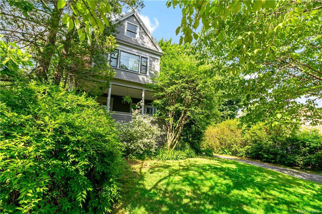 4 Morris Avenue - Photo 1