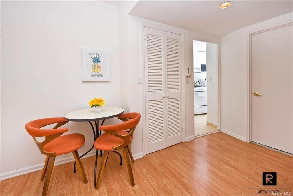 210 E 47th Street - Photo 1