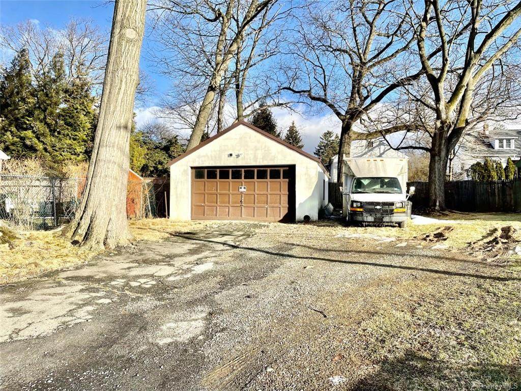 17 Francis Avenue - Photo 1