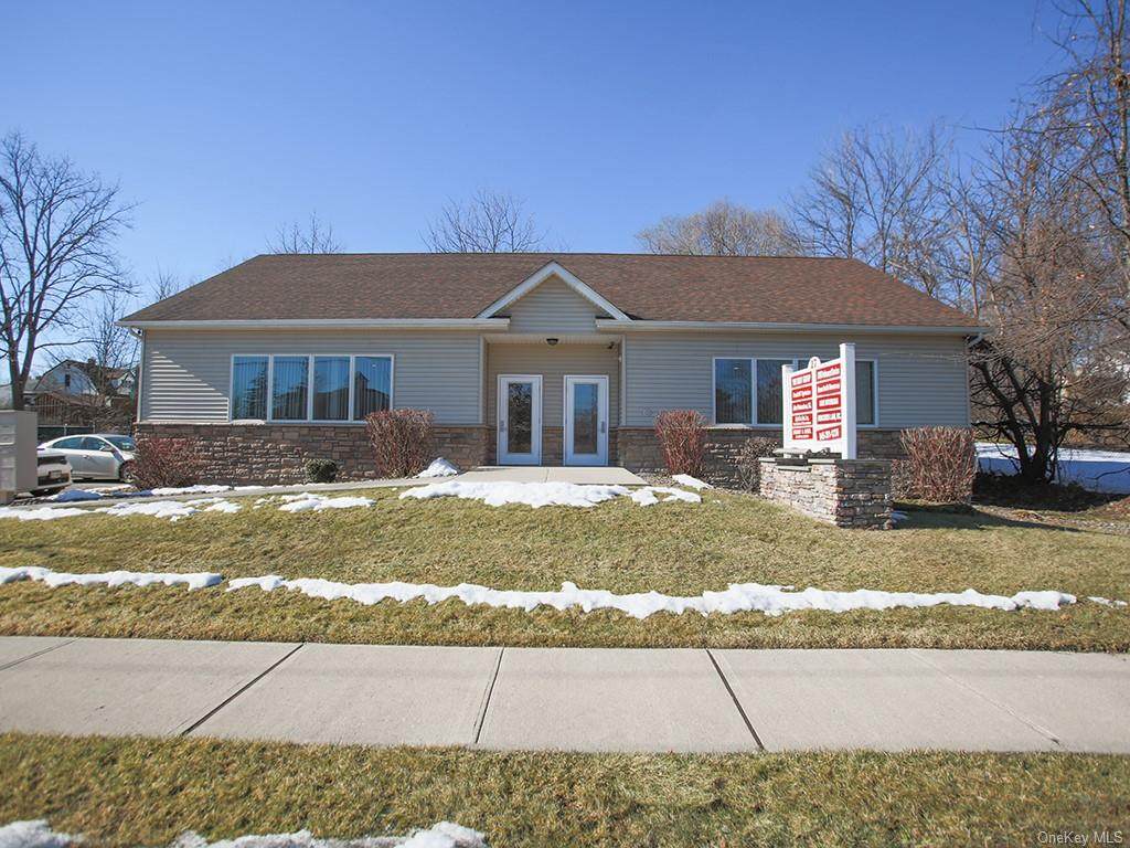 27 Carpenter Avenue - Photo 1