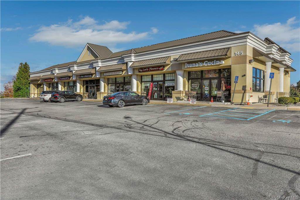 145 Windsor Highway - Photo 1
