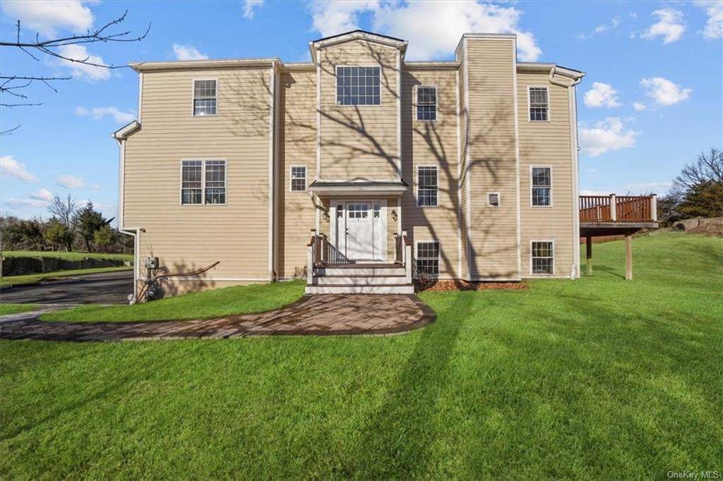 546 Mountainview Avenue - Photo 1