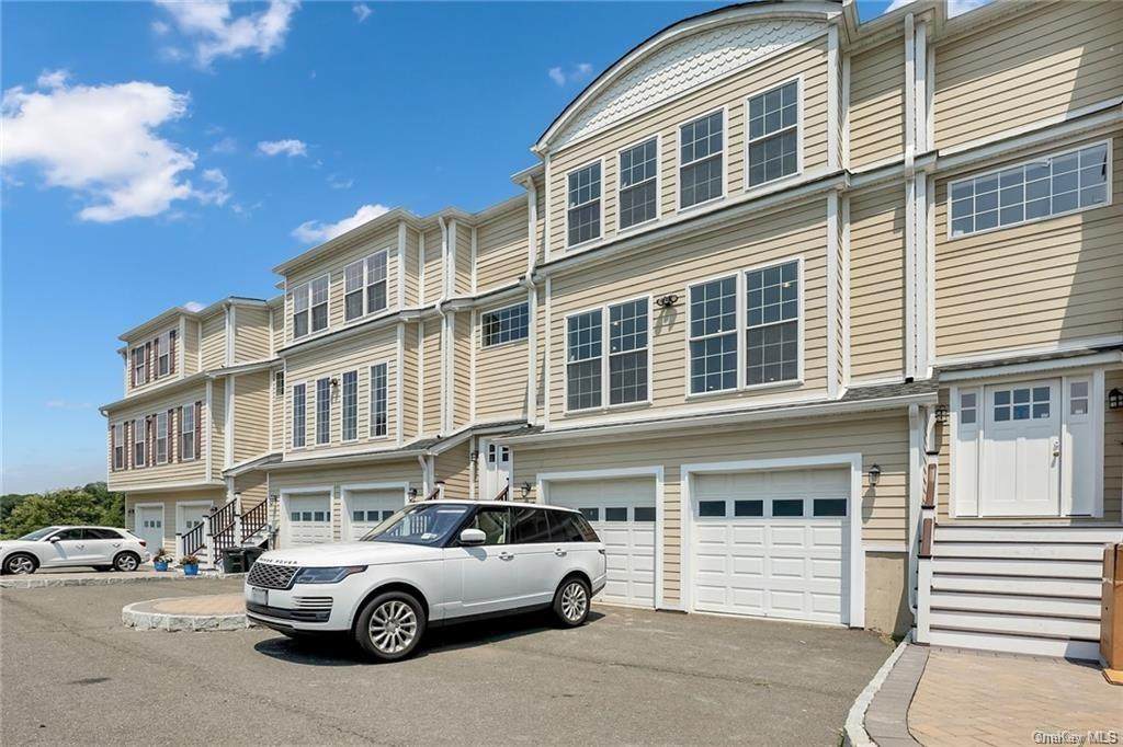 554 Mountainview Avenue - Photo 1