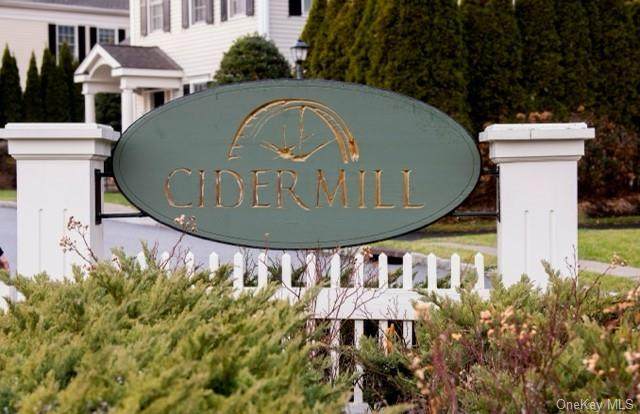 7 Cider Mill Circle - Photo 1