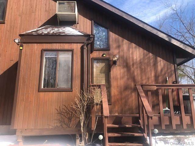 4 Lakeside Drive - Photo 1