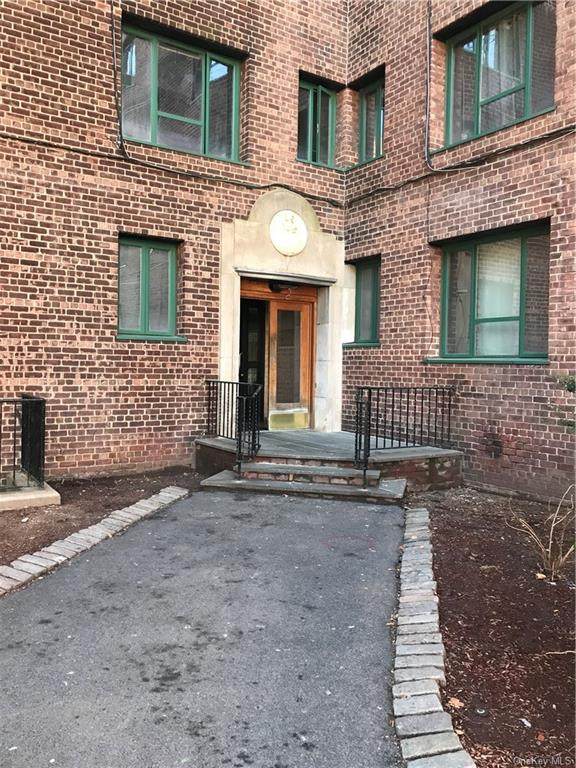 2160 Tremont Avenue - Photo 1