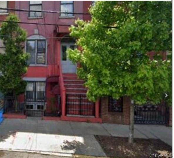 438 134 Street - Photo 1