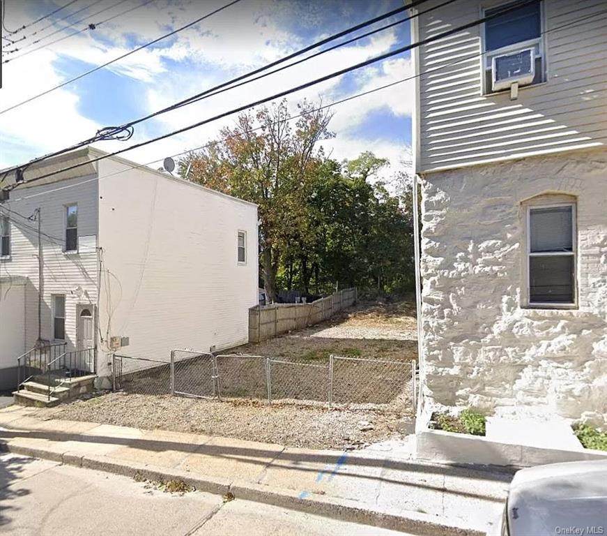 142 Maple Avenue - Photo 1