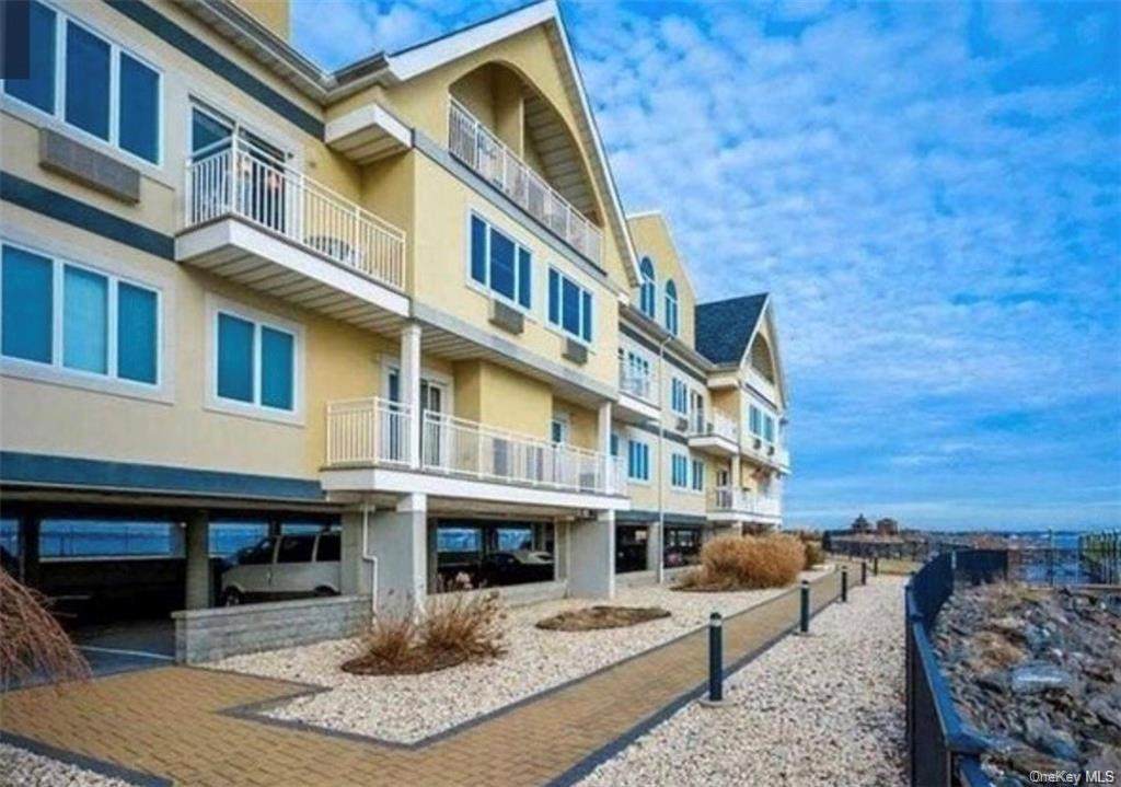 600 Clarence Avenue - Photo 1