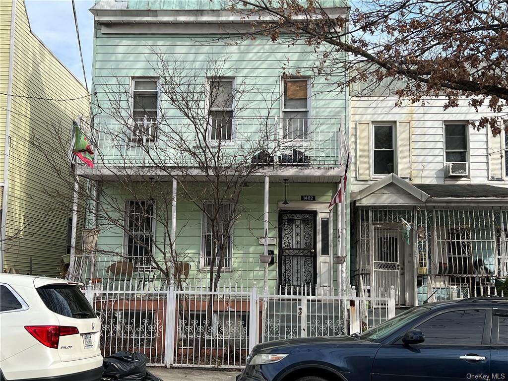 1482 Rosedale Avenue - Photo 1