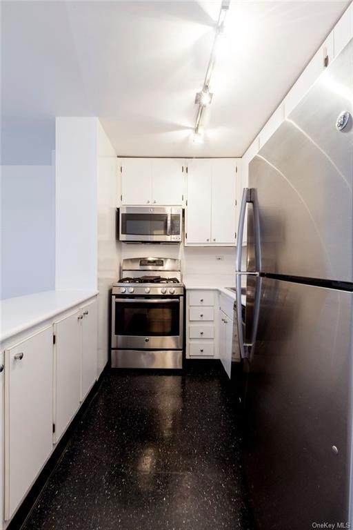 330 E 39th Street - Photo 1