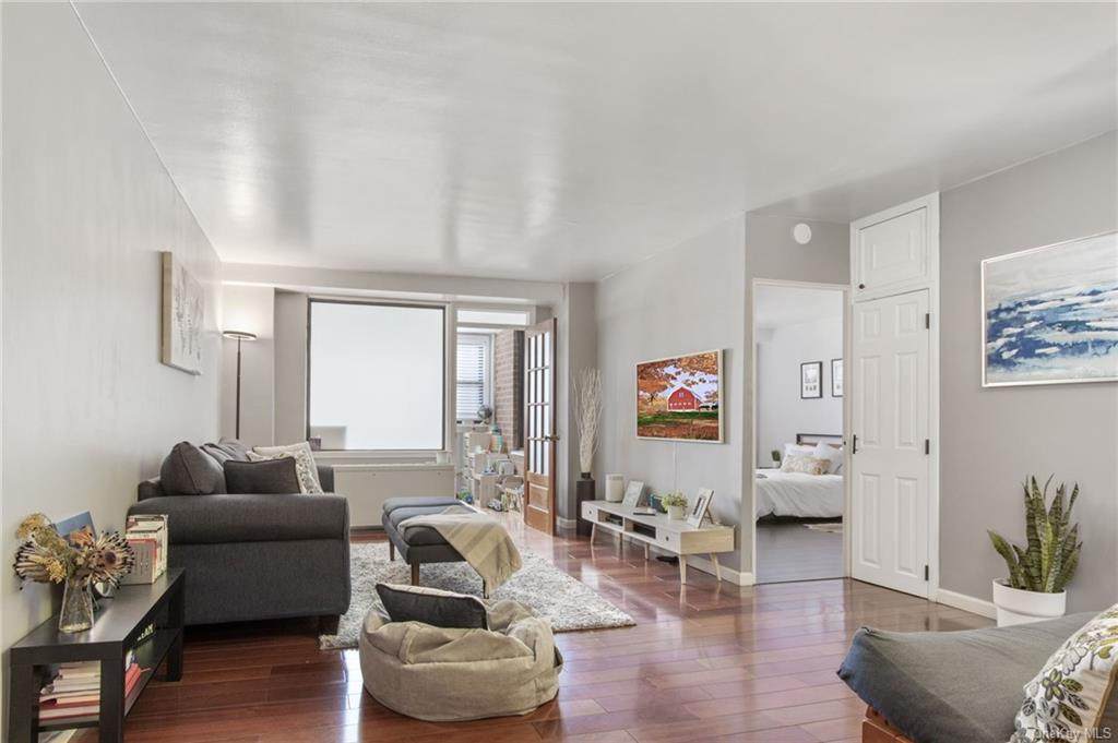 4705 Henry Hudson Parkway - Photo 1