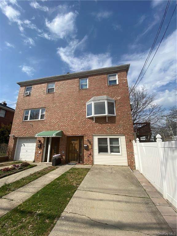 105 Pell Place - Photo 1