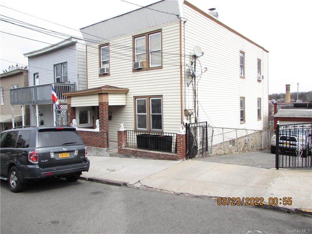 136 Vineyard Avenue - Photo 1