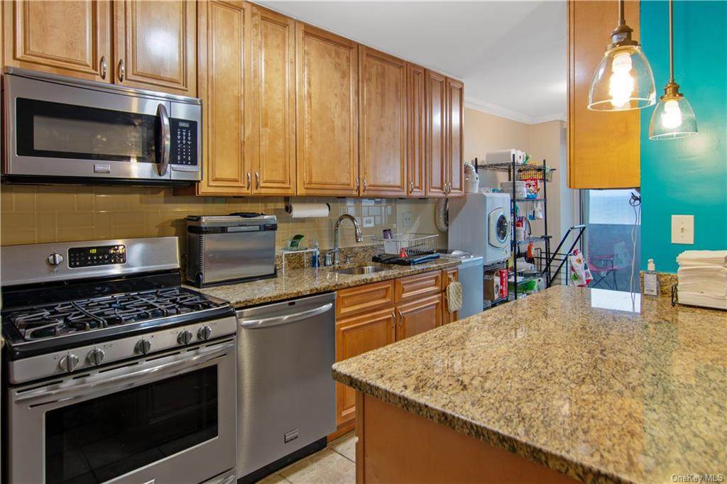 880 Boynton - Photo 1