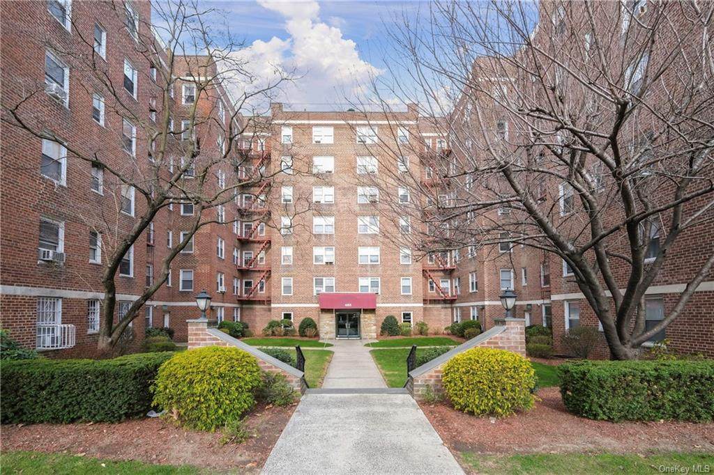 485 Bronx River Road - Photo 1
