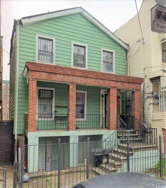 2282 Beaumont Avenue - Photo 1