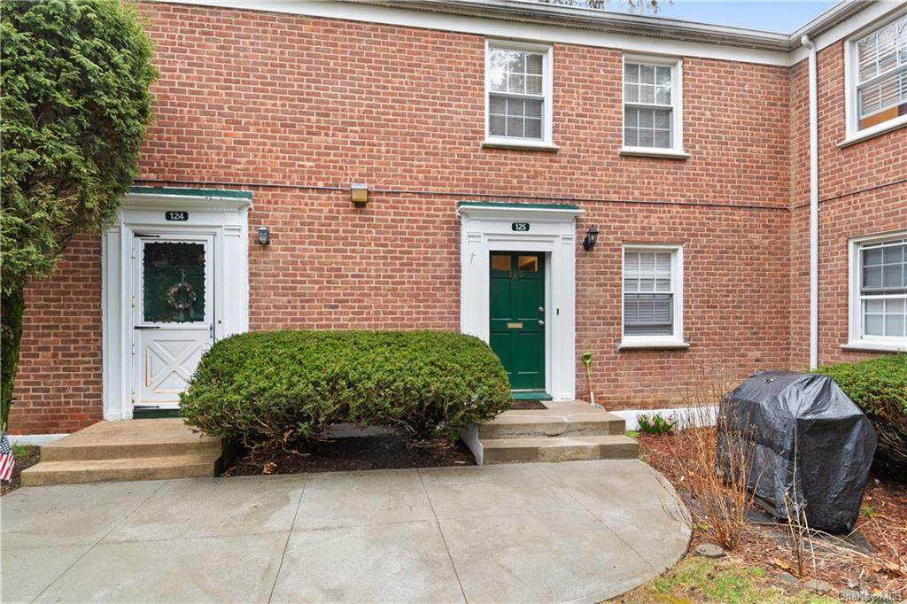 9 Fieldstone Drive - Photo 1