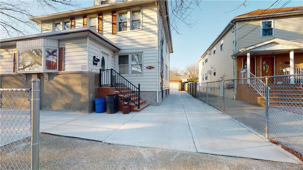 255-31 148th Avenue - Photo 1