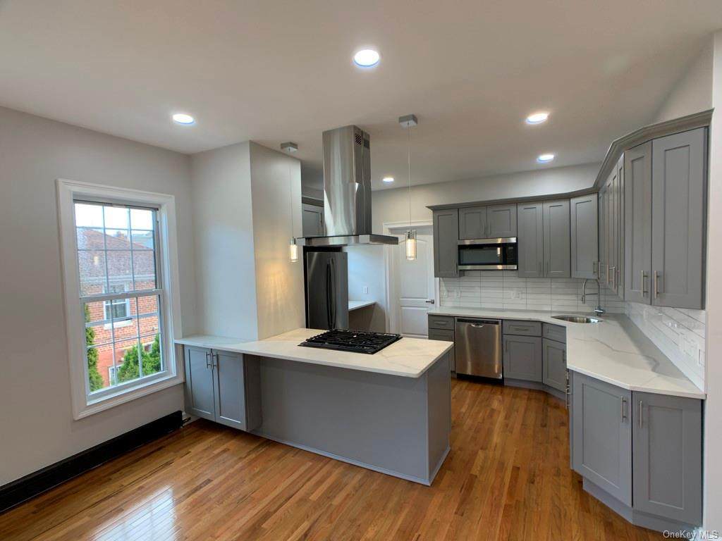 2446 Seymour Avenue - Photo 1