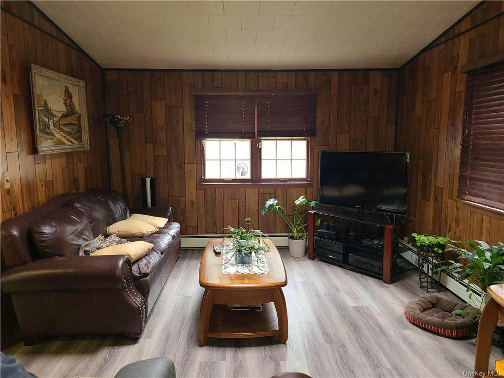 110 Morsemere Avenue - Photo 1