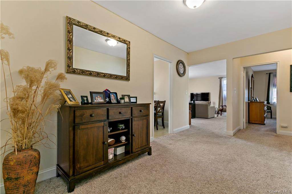 5 Bryant Crescent - Photo 1