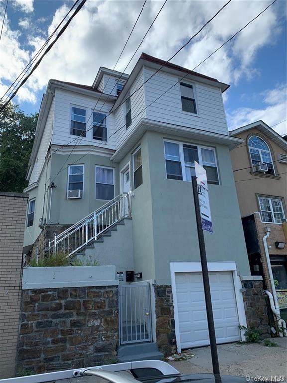 3909 Dyre Avenue - Photo 1